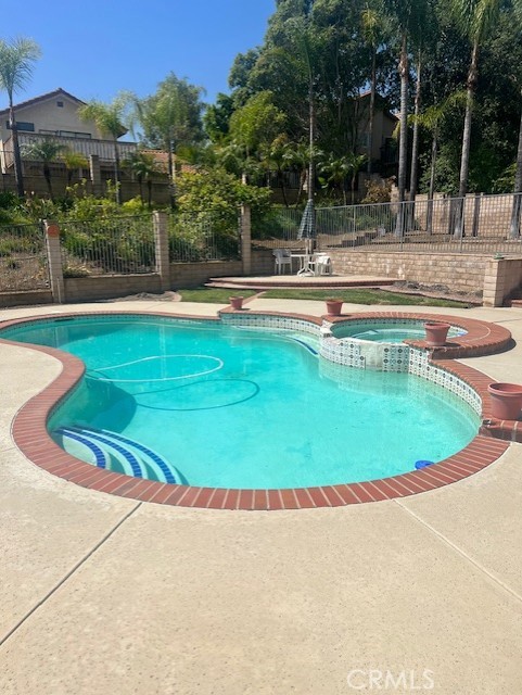 Detail Gallery Image 2 of 10 For 2416 Patriot, Corona,  CA 92882 - 3 Beds | 2/1 Baths