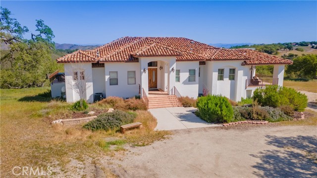 Detail Gallery Image 1 of 1 For 3030 Interlake Rd, Paso Robles,  CA 93426 - 5 Beds | 4/1 Baths