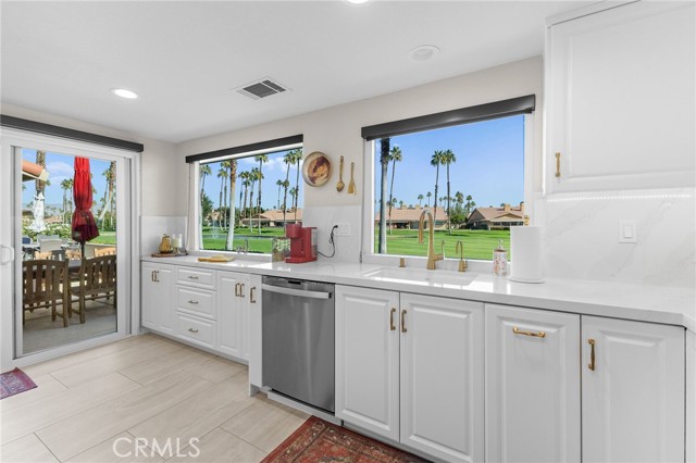 Detail Gallery Image 12 of 63 For 122 Conejo Cir, Palm Desert,  CA 92260 - 3 Beds | 2 Baths