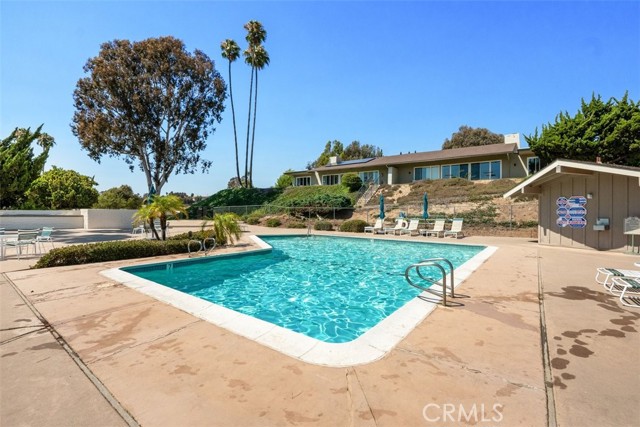 81 Via Larga Vista, Bonsall CA: https://media.crmls.org/medias/e39be79b-e0c5-4c1a-b44f-586ecec96b06.jpg