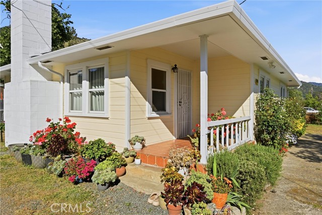 Detail Gallery Image 2 of 27 For 3440 Beach, Nice,  CA 95464 - 2 Beds | 1 Baths