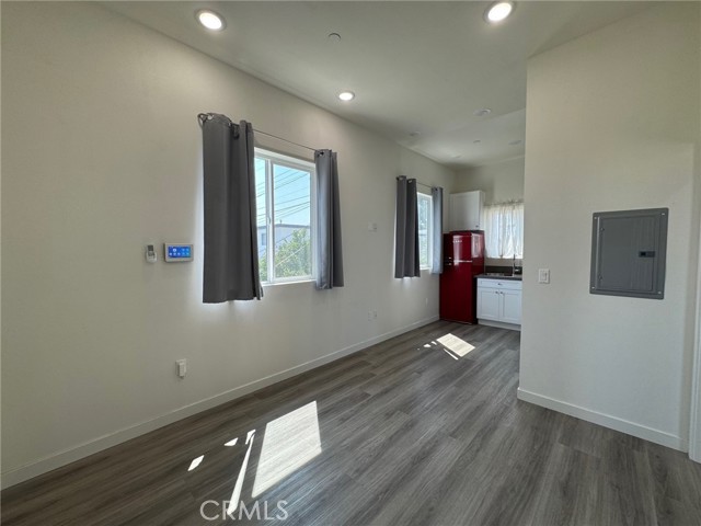 Detail Gallery Image 3 of 18 For 209 1/2 N Serrano Ave, Los Angeles,  CA 90004 - 1 Beds | 1 Baths