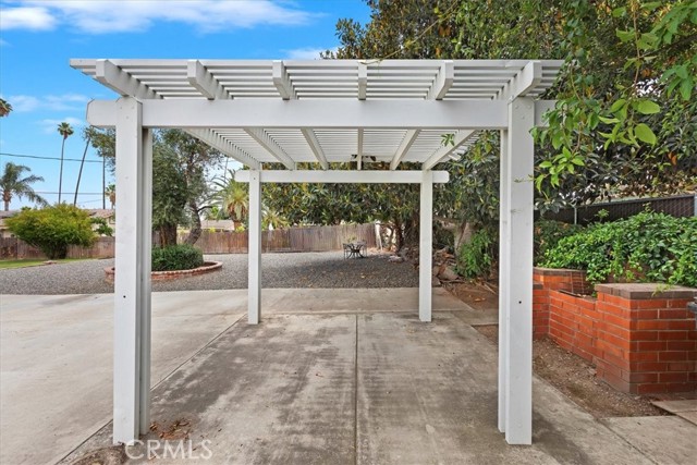 1350 E Chase Drive, Corona CA: https://media.crmls.org/medias/e39cdb81-dc8b-4a71-8c22-daa4c3467a65.jpg
