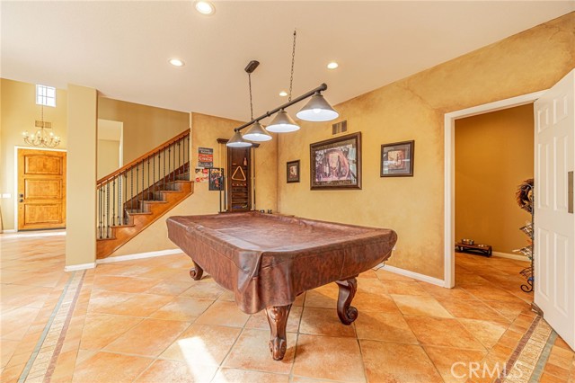 Detail Gallery Image 13 of 48 For 574 Oak Tree Ct, Simi Valley,  CA 93065 - 5 Beds | 4/1 Baths