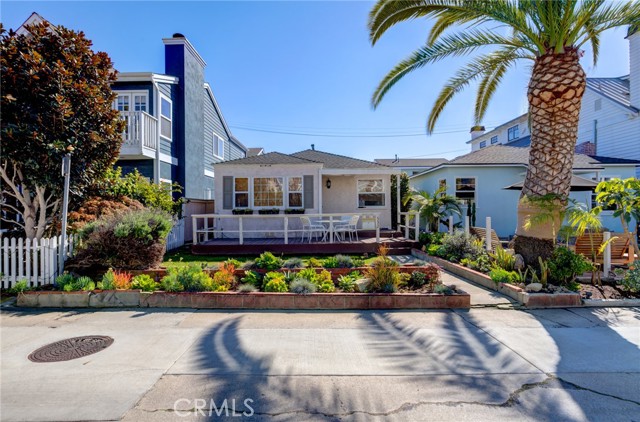 532 4th Street, Manhattan Beach, California 90266, 2 Bedrooms Bedrooms, ,1 BathroomBathrooms,Residential,Sold,4th,PV22020518