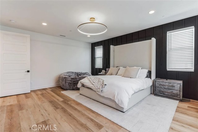 Detail Gallery Image 6 of 14 For 17715 Hillside, Saugus,  CA 91350 - 4 Beds | 4 Baths