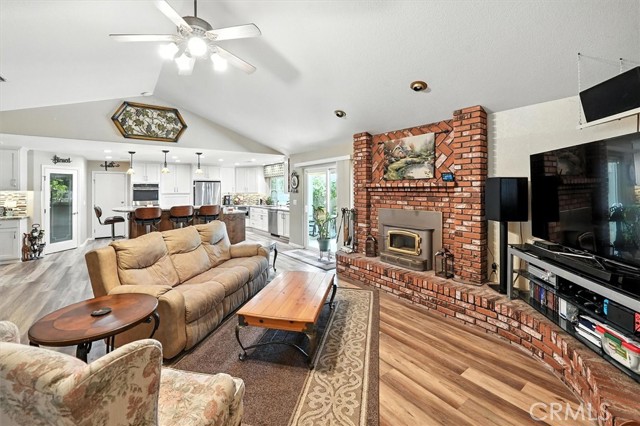 2056 W Avenue O, Palmdale CA: https://media.crmls.org/medias/e39f2274-4e57-493f-8a04-7545ee47d1cf.jpg