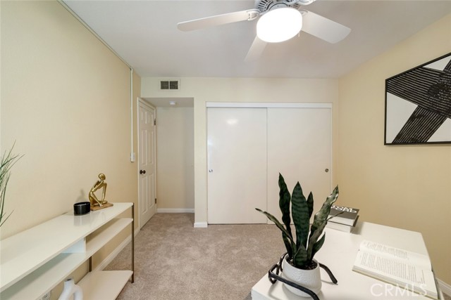 484 S Euclid Avenue, Pasadena CA: https://media.crmls.org/medias/e39f6df3-03fd-43f5-abf5-d7ece7634370.jpg