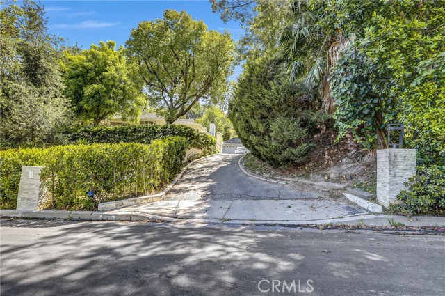 Detail Gallery Image 2 of 41 For 4936 Matula Dr, Tarzana,  CA 91356 - 3 Beds | 3 Baths