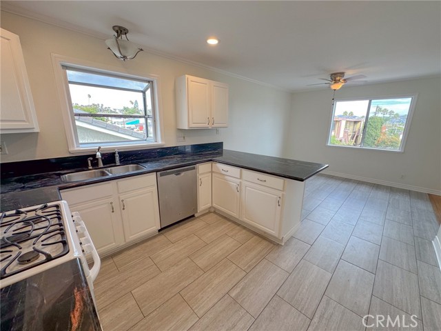 Detail Gallery Image 7 of 20 For 34141 La Serena Dr a,  Dana Point,  CA 92629 - 2 Beds | 2 Baths