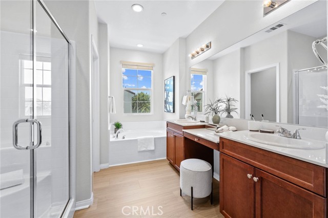 13016 Waterlily Way, Chino CA: https://media.crmls.org/medias/e39fc38f-5452-4f21-af2f-bd4bc182f1d8.jpg