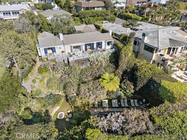 Detail Gallery Image 30 of 41 For 31571 Bluff Dr, Laguna Beach,  CA 92651 - 3 Beds | 3 Baths