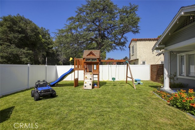 Detail Gallery Image 6 of 45 For 11101 Sarah St, Toluca Lake,  CA 91602 - 6 Beds | 5 Baths