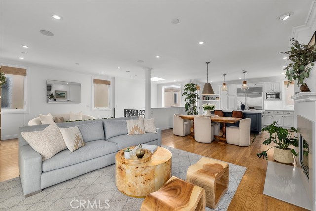 807 Crest Drive, Manhattan Beach CA: https://media.crmls.org/medias/e3a19649-8a14-45a1-975a-03fb0500f651.jpg