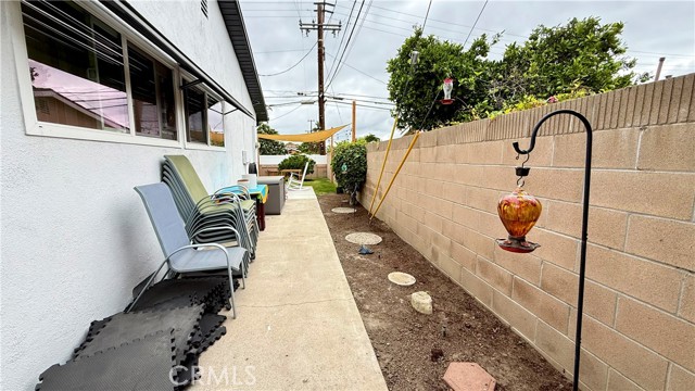6472 Brown Circle, Huntington Beach CA: https://media.crmls.org/medias/e3a25577-ed7a-4f05-9692-f380a3fcacb9.jpg