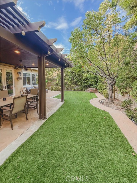 3368 Corte Levanto, Costa Mesa CA: https://media.crmls.org/medias/e3a26be9-b0db-4c37-9c6f-80738e82f72b.jpg