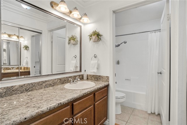 355 N Maple Street, Burbank CA: https://media.crmls.org/medias/e3a34d85-04b7-4eee-a9ea-b92cbc56d2fe.jpg
