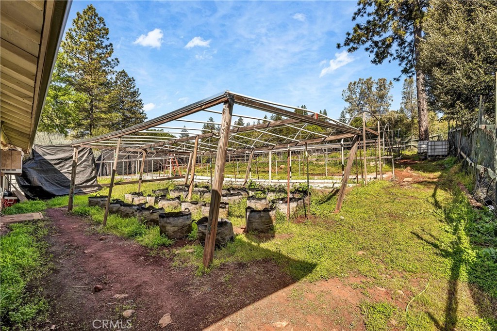 https://media.crmls.org/medias/e3a34f54-b957-4c5a-9413-0aff447db0f5.jpg?preset=X-Large