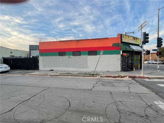 8273 S San Pedro, Los Angeles, California 90003, ,Commercial Sale,For Sale,8273 S San Pedro,CRSB23216146