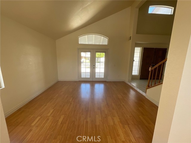 Detail Gallery Image 4 of 28 For 30275 Avenir Way, Menifee,  CA 92584 - 4 Beds | 2/1 Baths