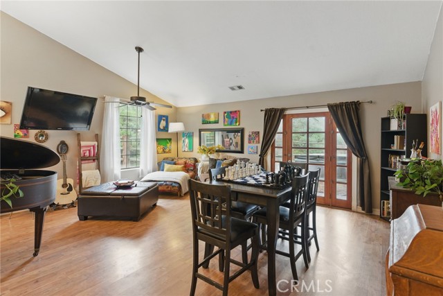 Detail Gallery Image 10 of 41 For 24980 Sunset Way, Tehachapi,  CA 93561 - 4 Beds | 2/1 Baths