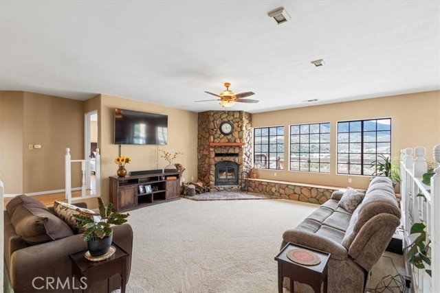 770 Roads End, Lebec CA: https://media.crmls.org/medias/e3a42550-a582-4d28-9623-f6e13475351f.jpg