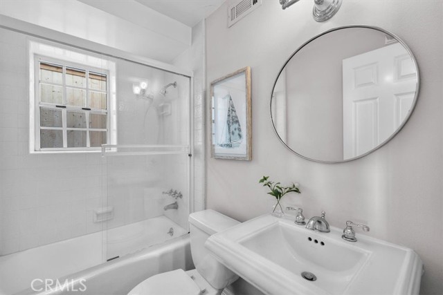 3108 Poinsettia Avenue, Manhattan Beach, California 90266, 3 Bedrooms Bedrooms, ,3 BathroomsBathrooms,Residential,Sold,Poinsettia,SB22192558