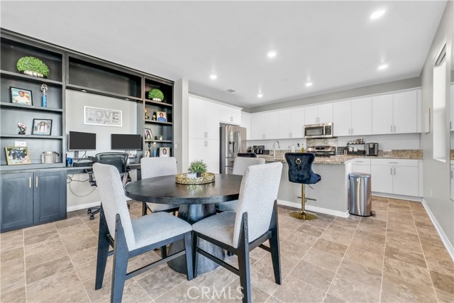 Detail Gallery Image 12 of 49 For 2493 Gunner Ridge Way, Rialto,  CA 92377 - 3 Beds | 2/1 Baths