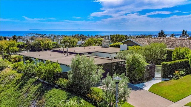 Detail Gallery Image 1 of 27 For 3007 Harbor View Dr, Corona Del Mar,  CA 92625 - 3 Beds | 2/1 Baths