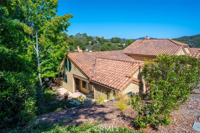 6271 Twinberry Circle, Avila Beach CA: https://media.crmls.org/medias/e3a5fe92-a9af-4f42-8baa-6f32c422a658.jpg
