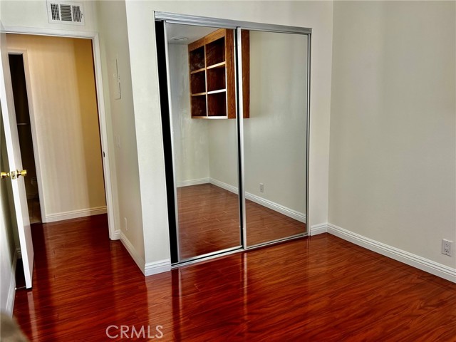 Detail Gallery Image 14 of 40 For 19451 Sherman Way #501,  Reseda,  CA 91335 - 3 Beds | 2/1 Baths