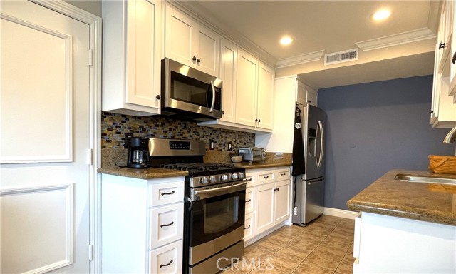 26053 Via Pera, Mission Viejo CA: https://media.crmls.org/medias/e3a6294c-a78d-4f2c-8c7c-8f523014e2cb.jpg