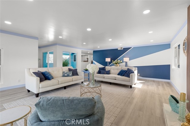 3622 W Kent Avenue, Santa Ana CA: https://media.crmls.org/medias/e3a6354b-5a27-401f-84d9-a4f02ad3c663.jpg
