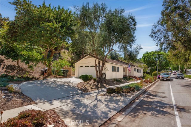 5420 Montemalaga Drive, Rancho Palos Verdes CA: https://media.crmls.org/medias/e3a636e4-3488-4834-9b2c-5a531e660b5f.jpg