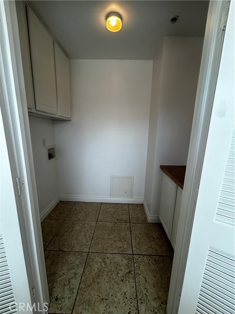 Detail Gallery Image 12 of 38 For 5241 Colodny Dr #201,  Agoura Hills,  CA 91301 - 3 Beds | 2/1 Baths