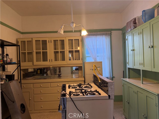 1253 South Victoria photo 9