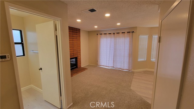 Detail Gallery Image 16 of 33 For 17294 Walnut Ave, Fontana,  CA 92336 - 3 Beds | 2/1 Baths