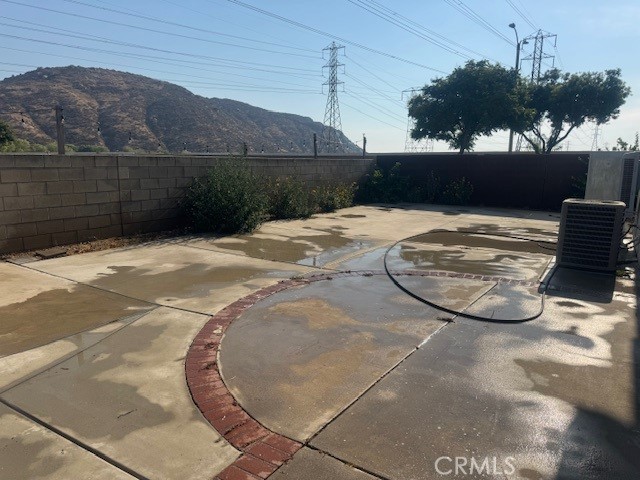 Detail Gallery Image 15 of 20 For 15313 Coleen St, Fontana,  CA 92337 - 4 Beds | 2/1 Baths