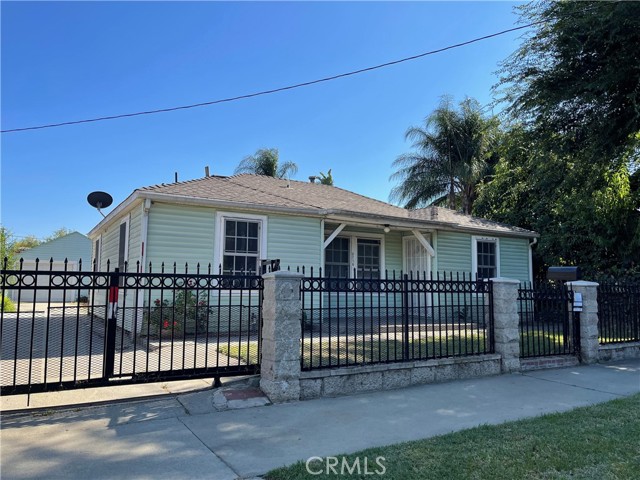 Detail Gallery Image 1 of 12 For 218 E Belmont St, Ontario,  CA 91761 - 3 Beds | 2 Baths