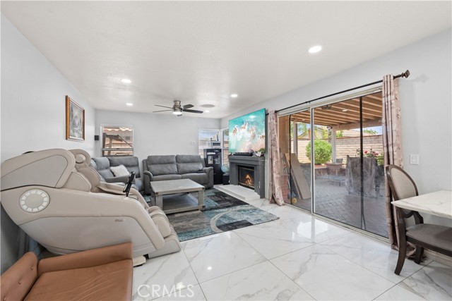 Detail Gallery Image 8 of 50 For 911 Homestead Rd, Corona,  CA 92878 - 4 Beds | 3 Baths