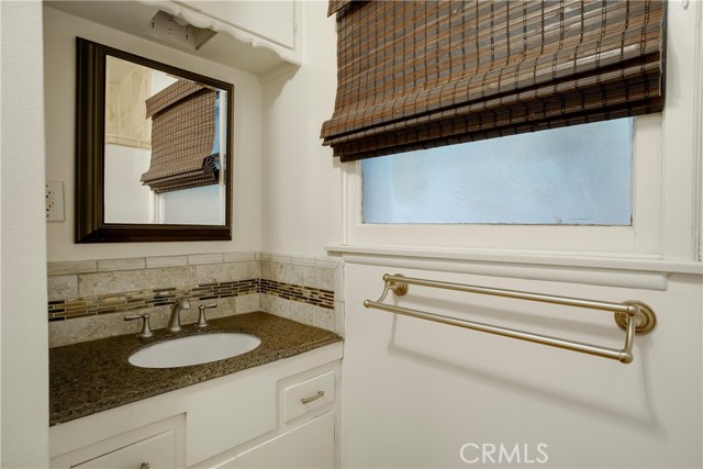8666 Keokuk Avenue, Winnetka CA: https://media.crmls.org/medias/e3aa14cb-60ba-491d-a2f9-42e2bb764236.jpg