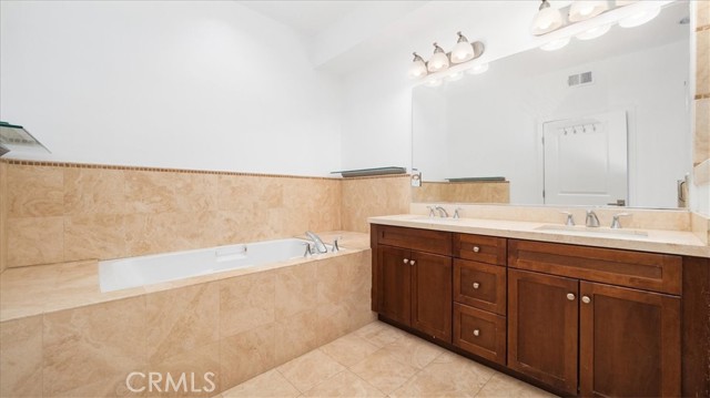 Detail Gallery Image 31 of 45 For 13004 Valleyheart Dr #205,  Studio City,  CA 91604 - 2 Beds | 2/1 Baths