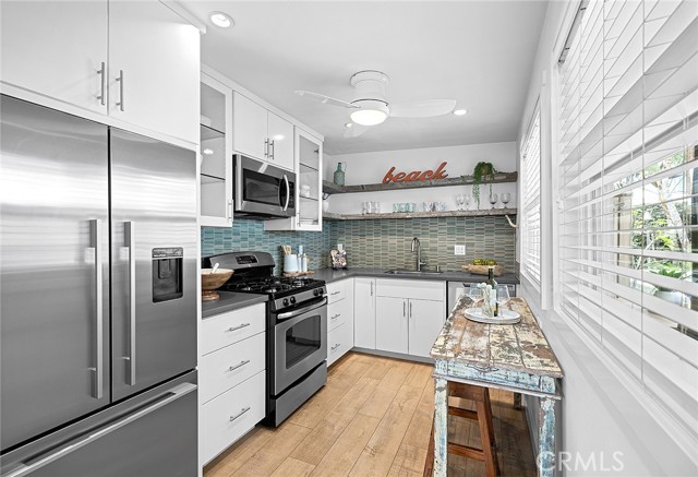 256 Avenida Madrid, San Clemente CA: https://media.crmls.org/medias/e3aa82f9-d9f5-4e33-ad1d-78250d3ae38b.jpg