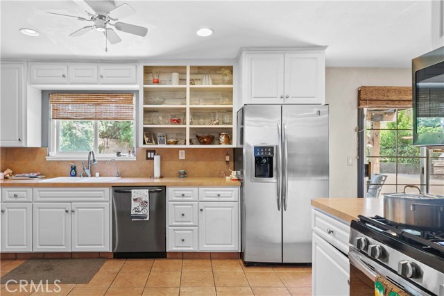 21101 Rosedell Drive, Saugus CA: https://media.crmls.org/medias/e3aacacc-c822-4ab8-ac4e-145ce35a8509.jpg
