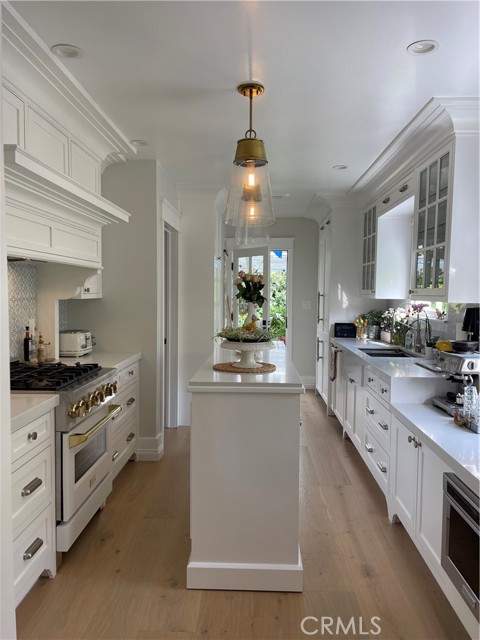 5124 Vesper Avenue, Sherman Oaks CA: https://media.crmls.org/medias/e3ab6980-d888-4937-bd78-65aa6cfc4887.jpg
