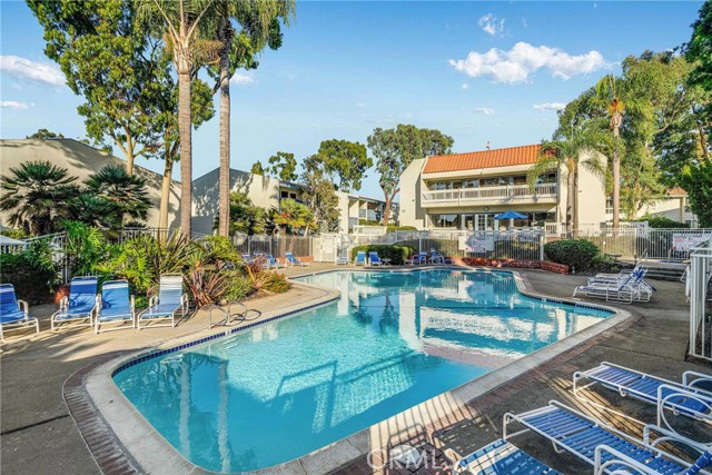 906 Camino Real, Redondo Beach, California 90277, 2 Bedrooms Bedrooms, ,2 BathroomsBathrooms,Residential,Sold,Camino Real,SB22092034