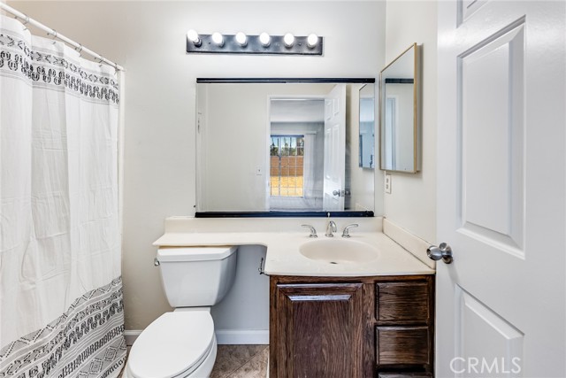 Detail Gallery Image 13 of 15 For 5546 Mclennan, Encino,  CA 91436 - 3 Beds | 2 Baths