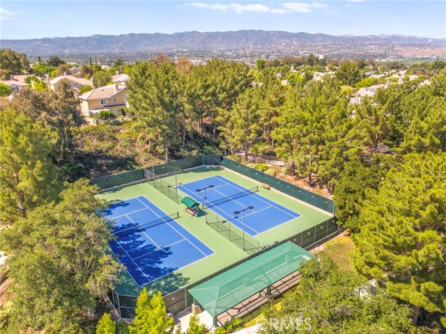 27054 Riversbridge Way, Valencia CA: https://media.crmls.org/medias/e3abcfbf-d84e-4457-a442-7199c6d02543.jpg