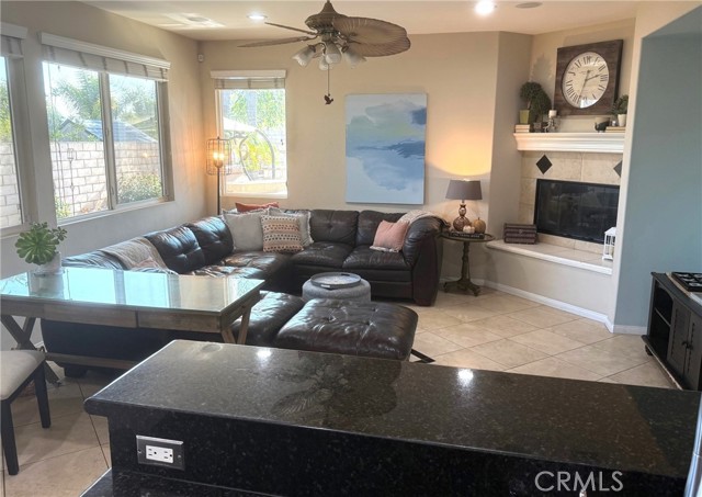 Detail Gallery Image 7 of 34 For 1524 Larsen Ln, Placentia,  CA 92870 - 6 Beds | 4 Baths