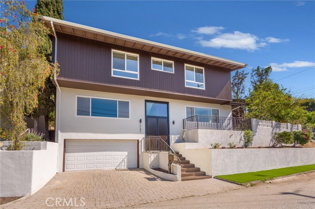 Detail Gallery Image 3 of 31 For 1731 Golf Club Dr, Glendale,  CA 91206 - 3 Beds | 3 Baths